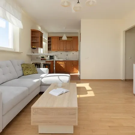 Belgradzka By Renters דירה