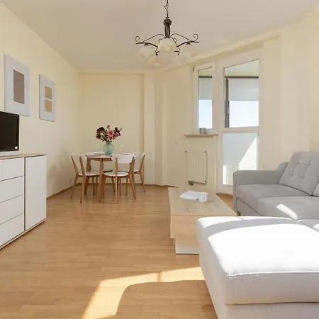 Belgradzka By Renters Apartament