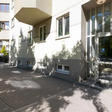 Belgradzka By Renters דירה