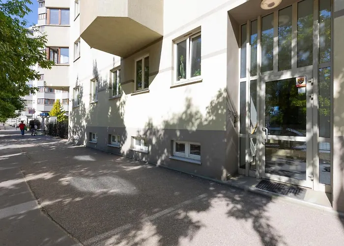 Belgradzka By Renters Apartament